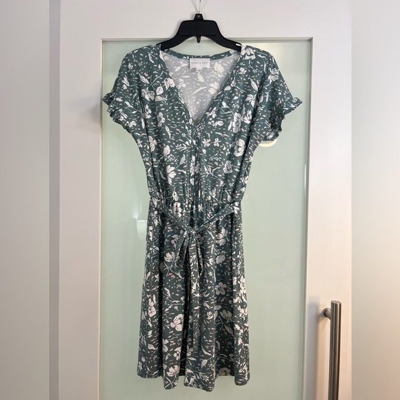 FRENCH GREY
Delia Knit Flutter Sleeve Dress - Picture 7 of 8